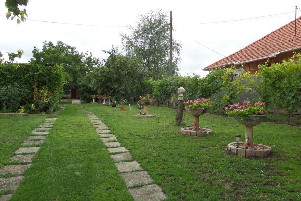 Natura Vendégház Pazmand Exterior foto