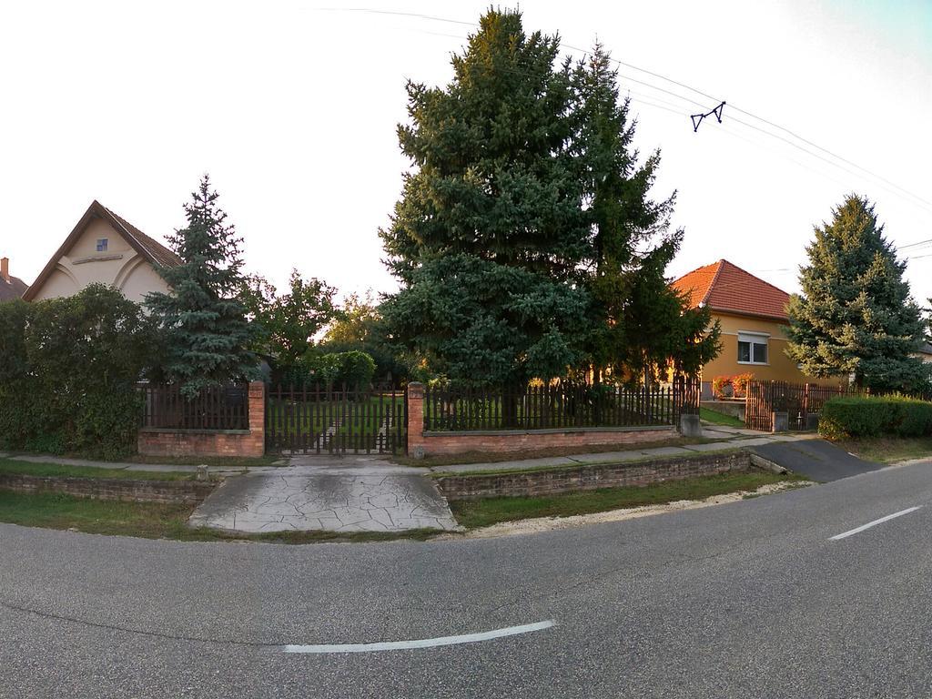 Natura Vendégház Pazmand Exterior foto